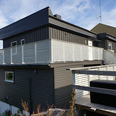Lyngen Apartments Lyngseidet Екстер'єр фото