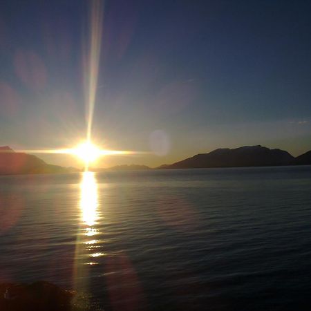 Lyngen Apartments Lyngseidet Екстер'єр фото