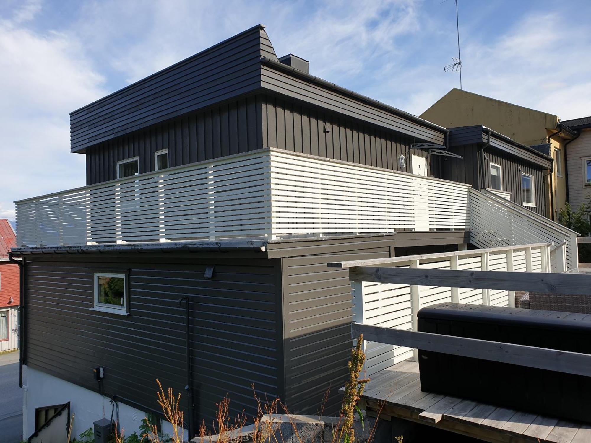 Lyngen Apartments Lyngseidet Екстер'єр фото