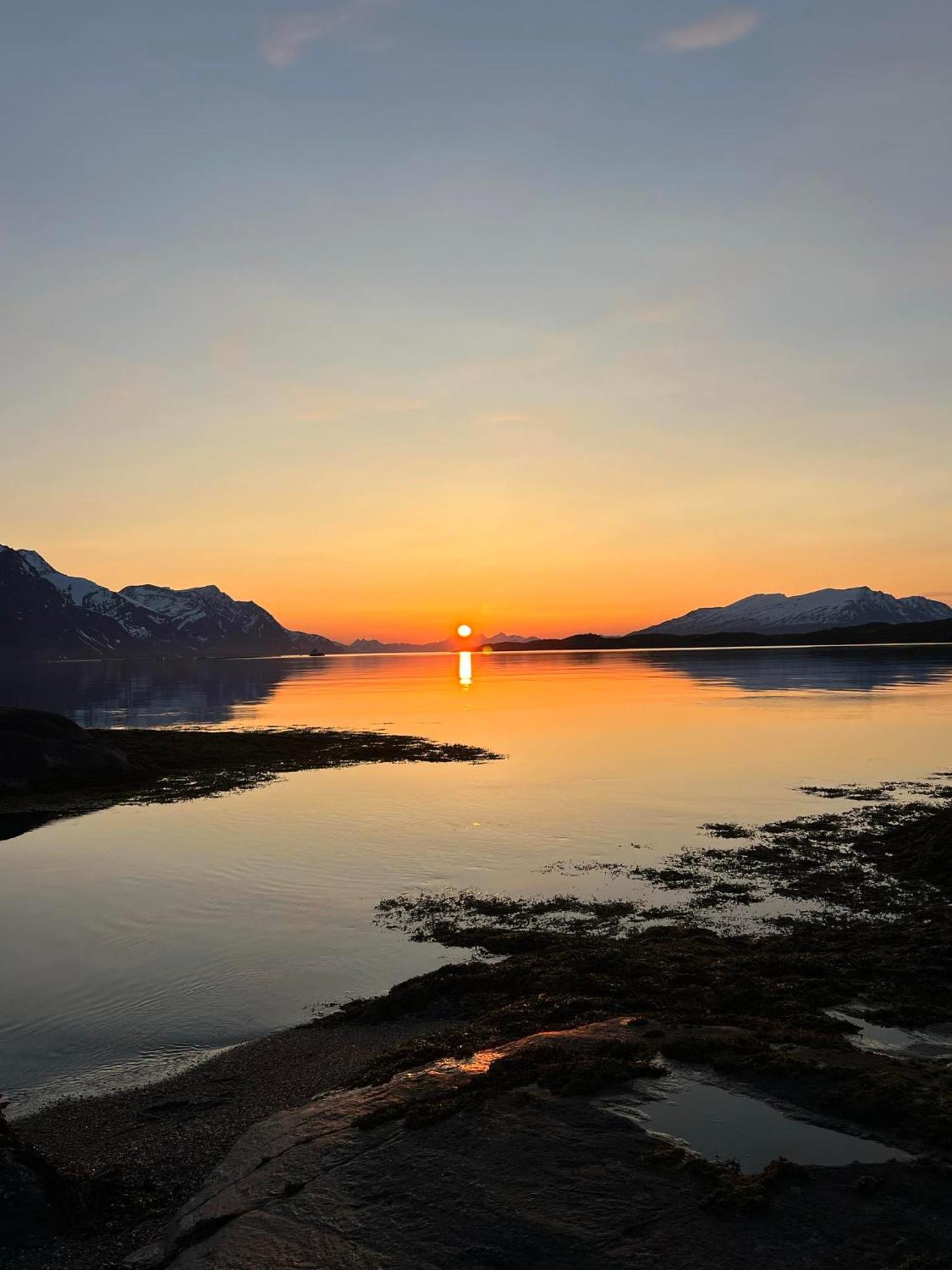 Lyngen Apartments Lyngseidet Екстер'єр фото