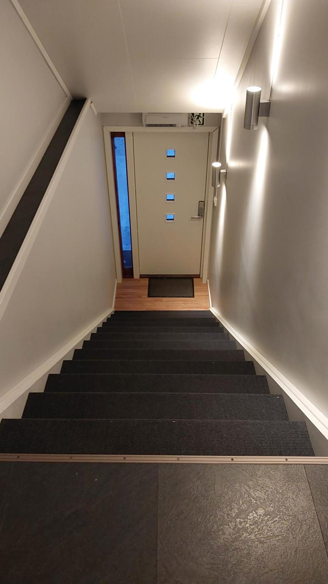 Lyngen Apartments Lyngseidet Екстер'єр фото