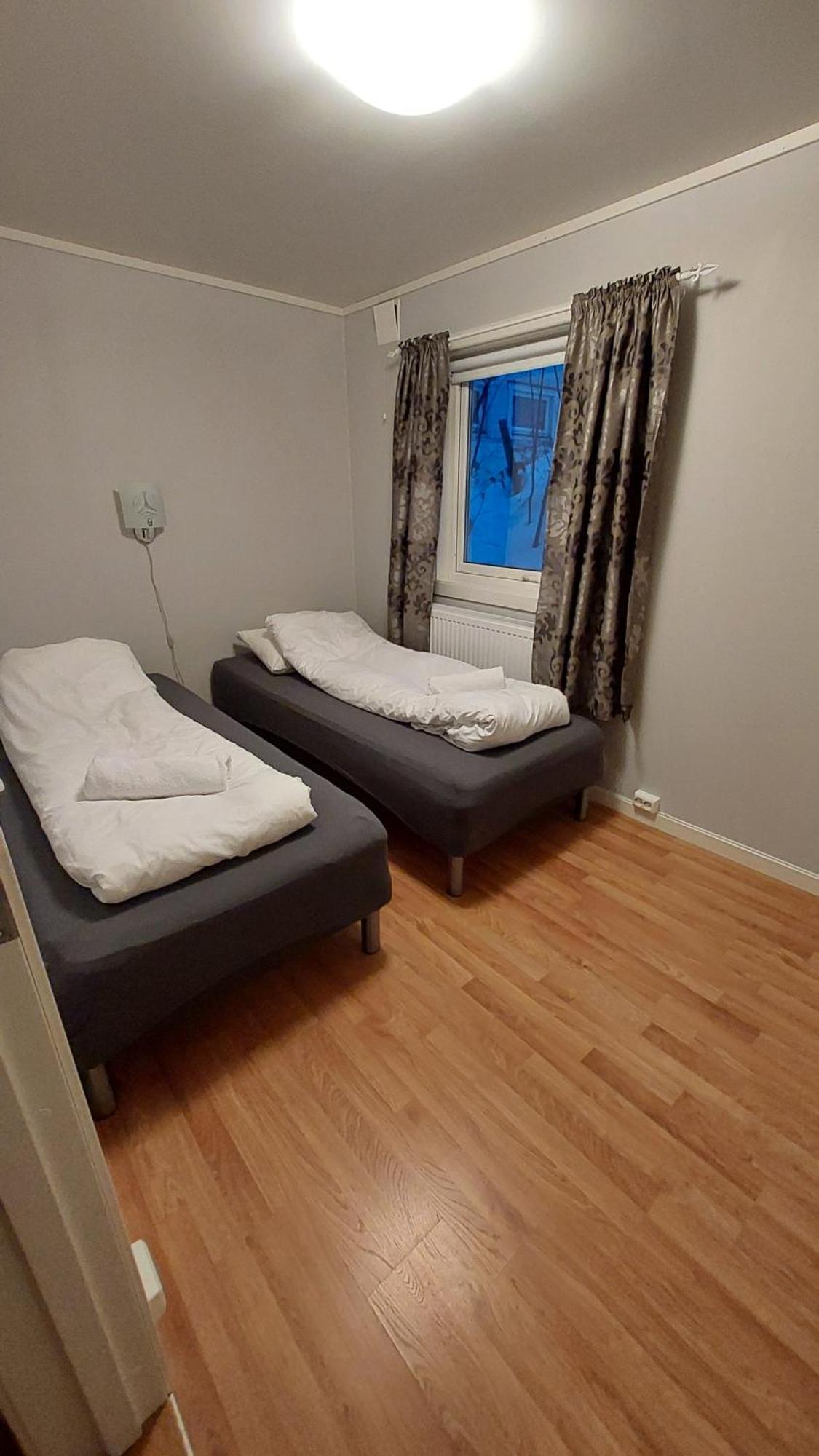 Lyngen Apartments Lyngseidet Екстер'єр фото