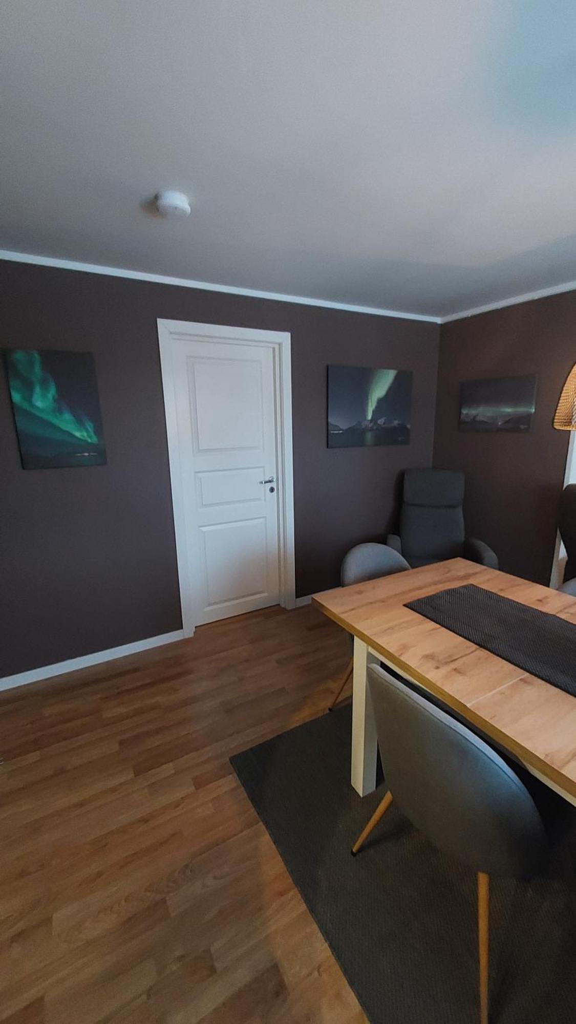 Lyngen Apartments Lyngseidet Екстер'єр фото