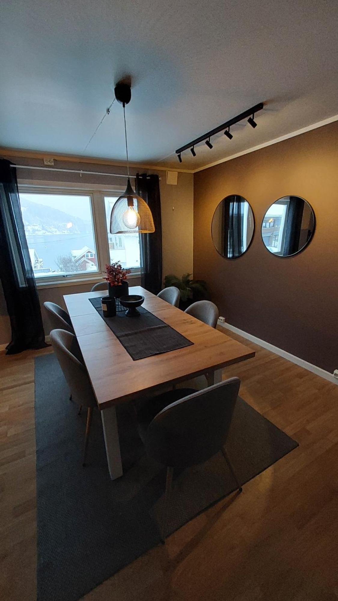 Lyngen Apartments Lyngseidet Екстер'єр фото